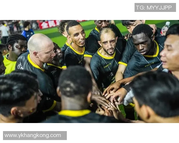 红发足球巨星:从赛场到生活,他的独特魅力与非凡成就 红发足球巨星:从赛场到生活,他的独特魅力与非凡成就