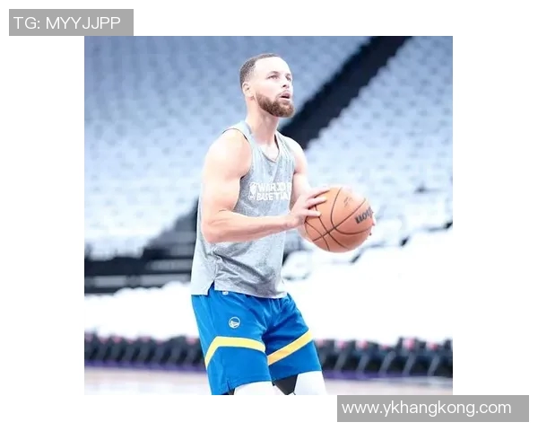 足球紧身衣球星高清图片展示，精彩瞬间尽显运动员强大实力与风采