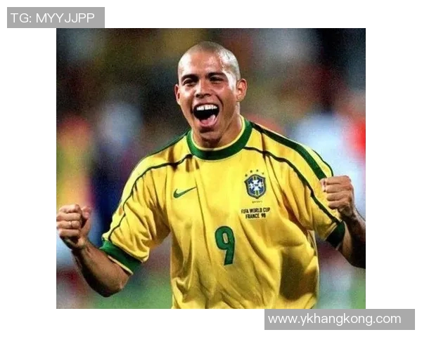 足球巨星一语点评:每位球员的独特风采与不可替代的价值解析 足球巨星一语点评:每位球员的独特风采与不可替代的价值解析