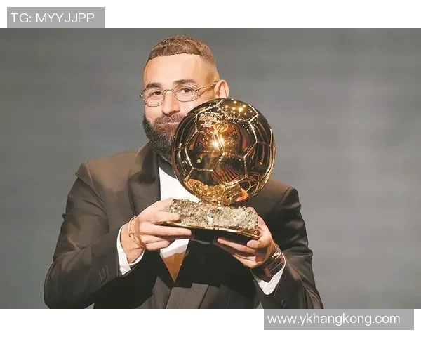 1995年足球球星回顾：金球奖得主与世界足坛风云人物的崛起与辉煌